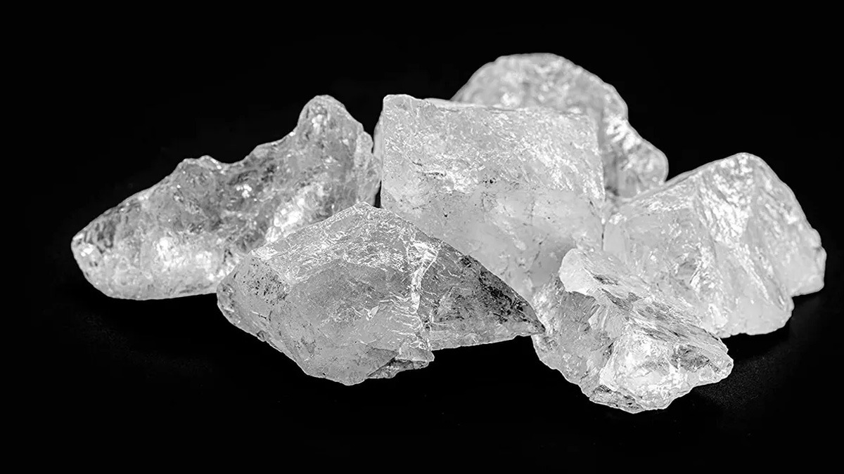 ಆಲಂ ಕಲ್ಲಿನ ಬಗ್ಗೆ ಗೊತ್ತೇ? ಇದನ್ನು ಬಳಸಿದರೆ ಆರೋಗ್ಯ ವೃದ್ಧಿ, ಸೌಂದರ್ಯ ವೃದ್ಧಿ