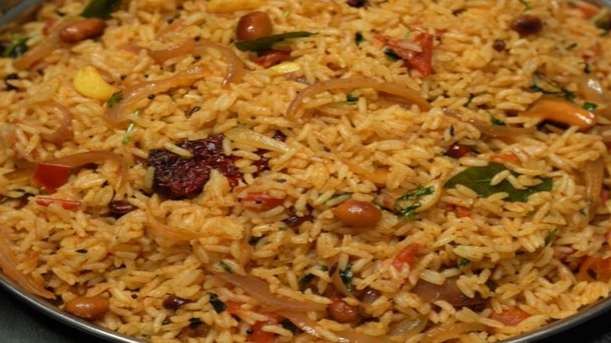 ತರಕಾರಿ ಇಲ್ಲದೆಯೇ ಬ್ರೇಕ್‌ಫಾಸ್ಟ್‌ಗೆ ಸಖತ್ ರುಚಿ ನೀಡುವ ರೈಸ್‌ ಮಾಡಿ ನೋಡಿ